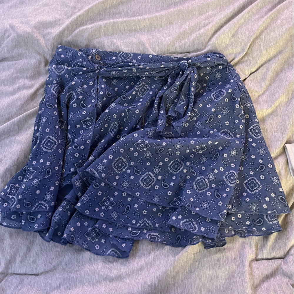 Cute blue flowy skirt from aire